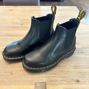 Dr. marten smooth black leather boots